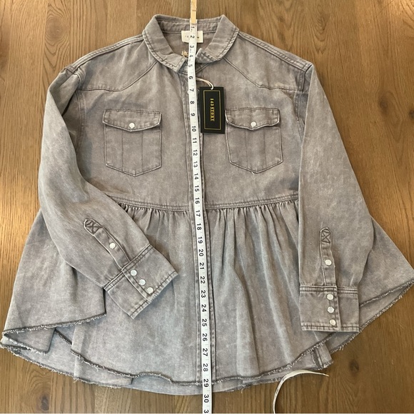 Earl Grey Button Up Long Sleeve Top Pearl Snap Shacket Medium NWT - Picture 12 of 14